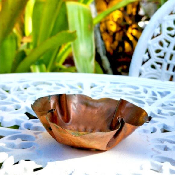 Vintage Georgian Copper #316 Hammered Small Round Bowl 5"x1.5" - Picture 4 of 8